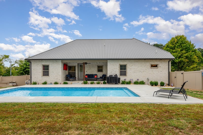 2562 Highway 25 , Cottontown, TN 37048