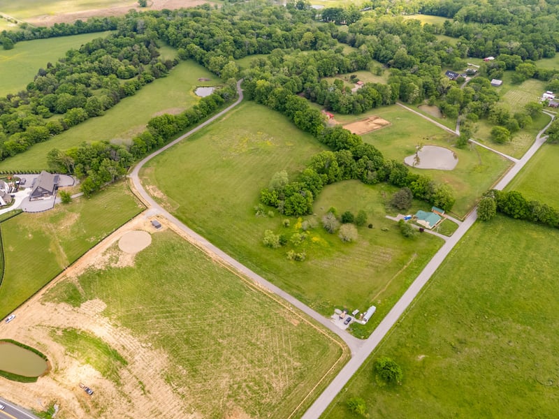 8414 Crockett Ln, College Grove, TN 37046