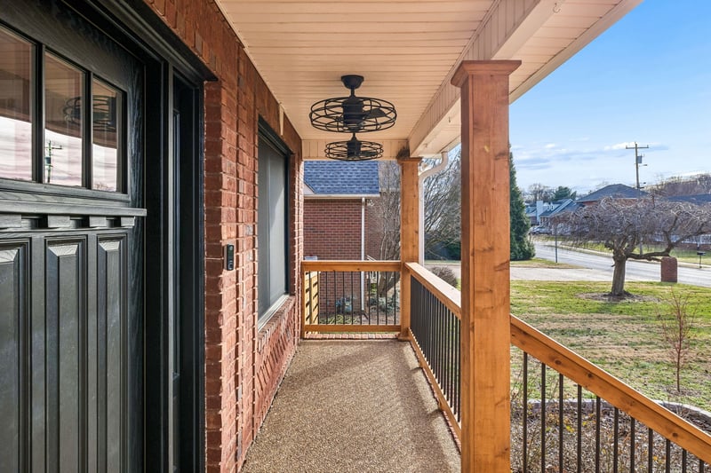 220 Lone Oak Dr, White House, TN 37188