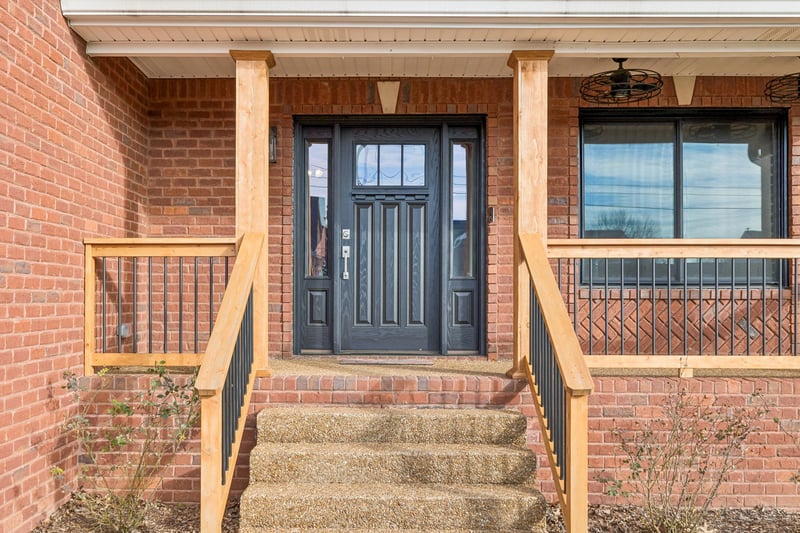 220 Lone Oak Dr, White House, TN 37188