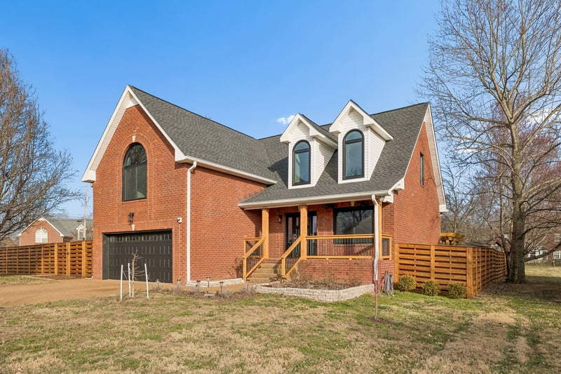 220 Lone Oak Dr, White House, TN 37188