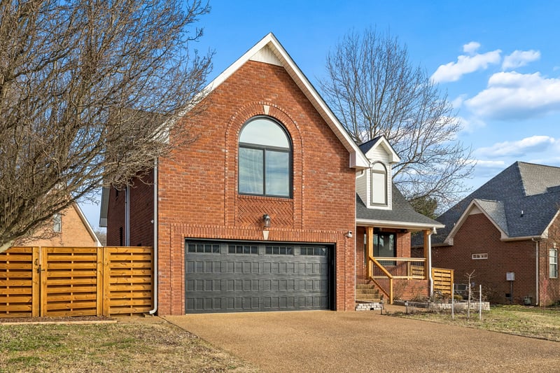 220 Lone Oak Dr, White House, TN 37188