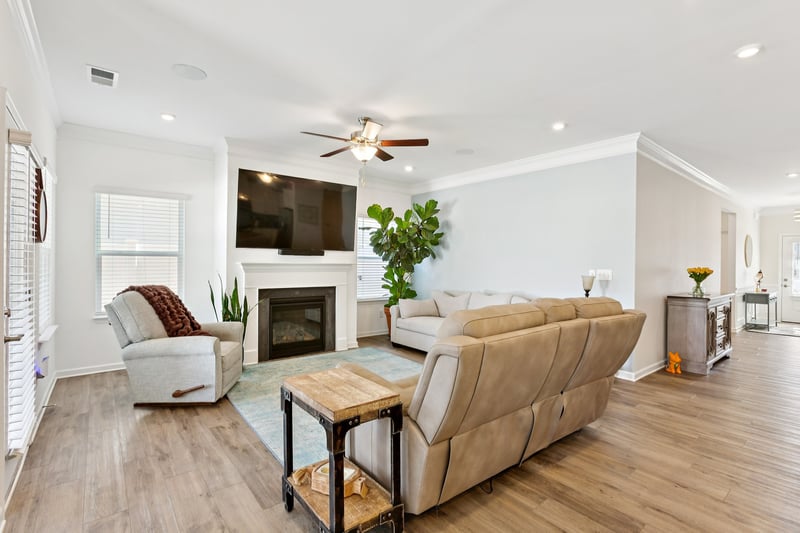 121 Gatwick Dr, Lebanon, TN 37087