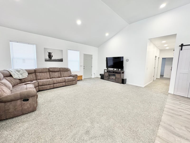 2450 Highway 231 , Castalian Springs, TN 37031