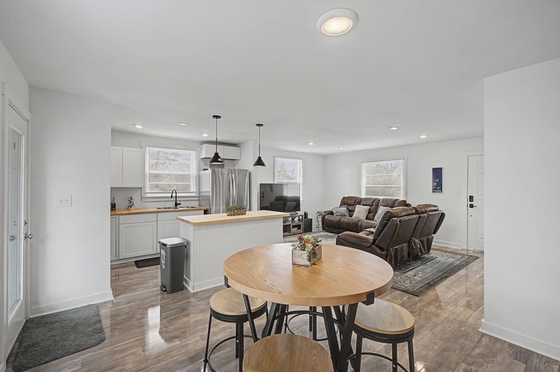 5017 Madeline Dr, Nashville, TN 37211