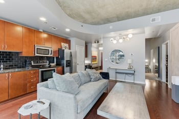 301 Demonbreun St #907, Nashville, TN 37201