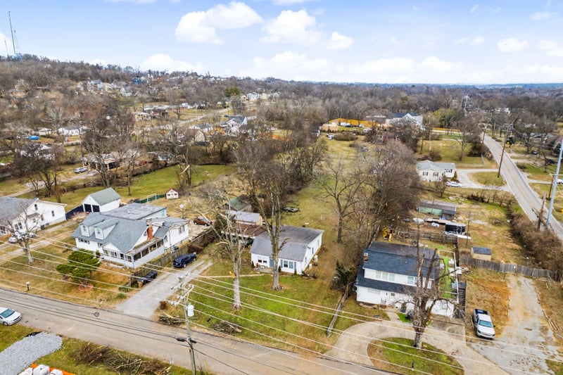 737 Saunders Ct, Nashville, TN 37216