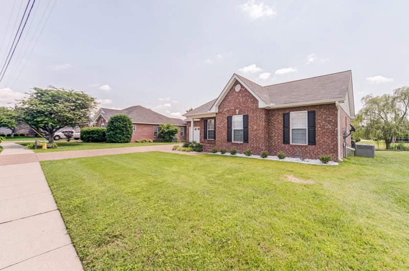 177 Hedgeway Ct, Gallatin, TN 37066