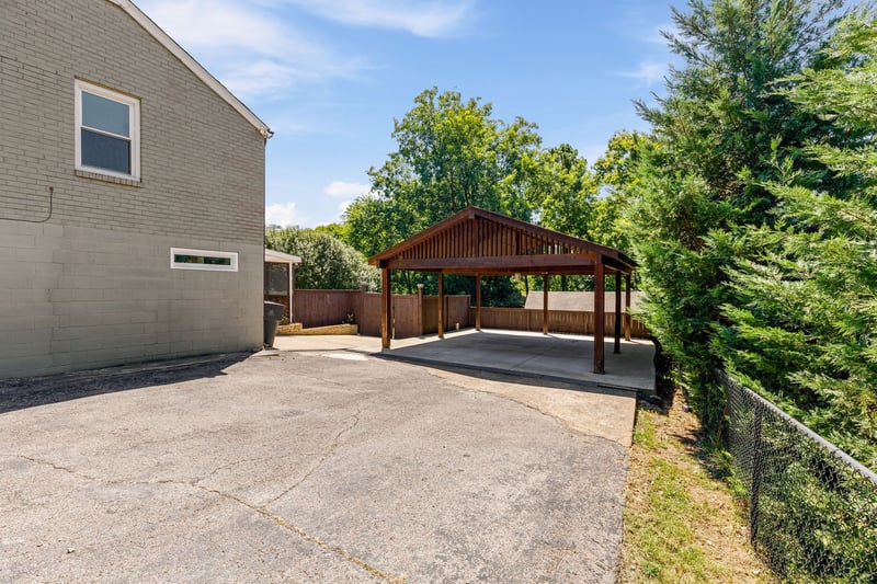 629 Watsonwood Dr, Nashville, TN 37211