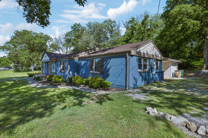 1201 S Graycroft Ave, Madison, TN 37115