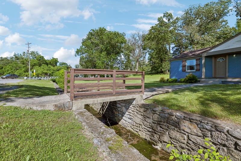 1201 S Graycroft Ave, Madison, TN 37115