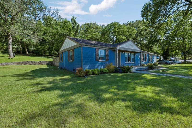 1201 S Graycroft Ave, Madison, TN 37115