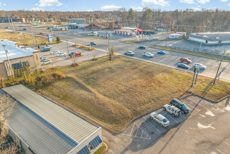 2037 Fort Campbell Blvd, Clarksville, TN 37042