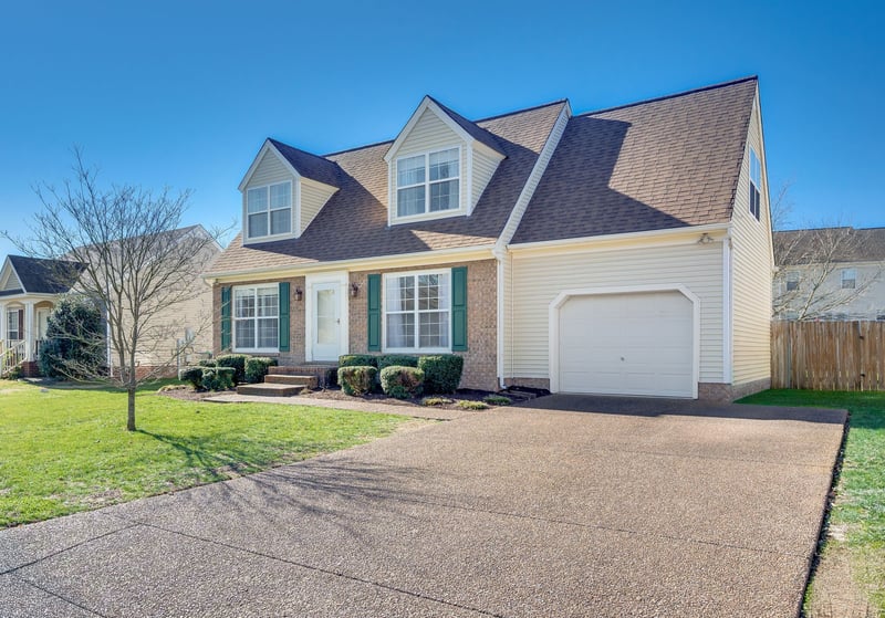 1138 Summerville Cir, Thompsons Station, TN 37179