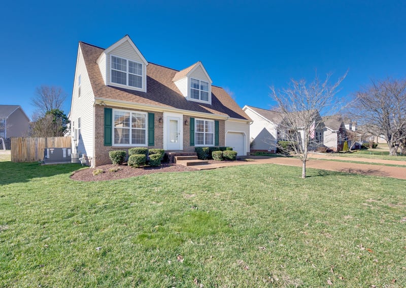 1138 Summerville Cir, Thompsons Station, TN 37179