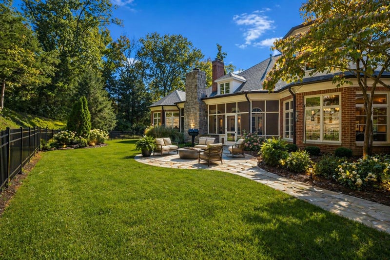 1810 Tyne Blvd, Nashville, TN 37215