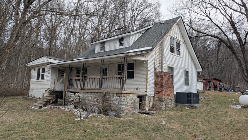 215 Robertson Ln, Castalian Springs, TN 37031