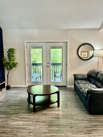 212 Summit Ridge Dr, Nashville, TN 37215