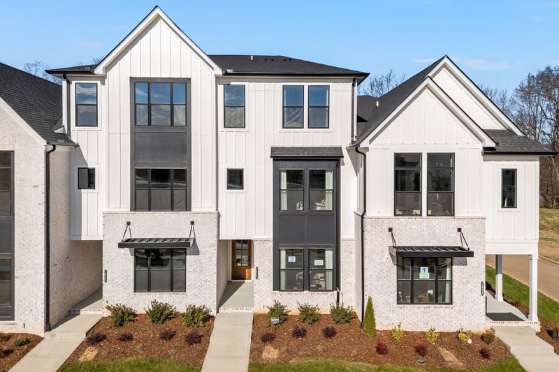 2056 Conductor Ln, Thompsons Station, TN 37179