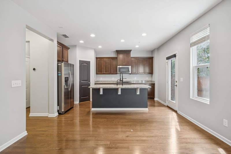 1001 Livingstone Ln, Mount Juliet, TN 37122