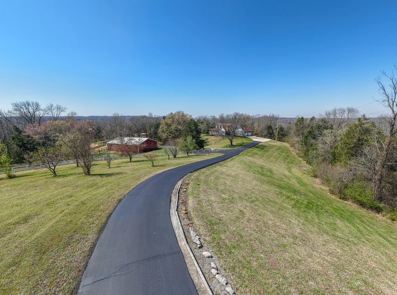 2082 Canoe Branch Rd, Lebanon, TN 37087