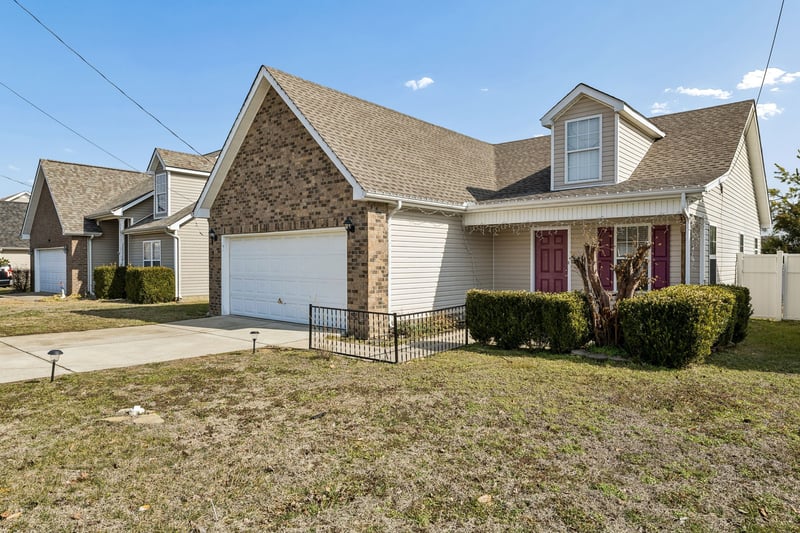 157 Howard Woody Dr, La Vergne, TN 37086