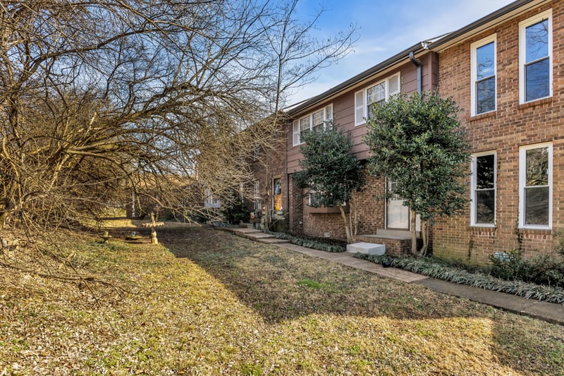 353 Huntington Ridge Dr, Nashville, TN 37211