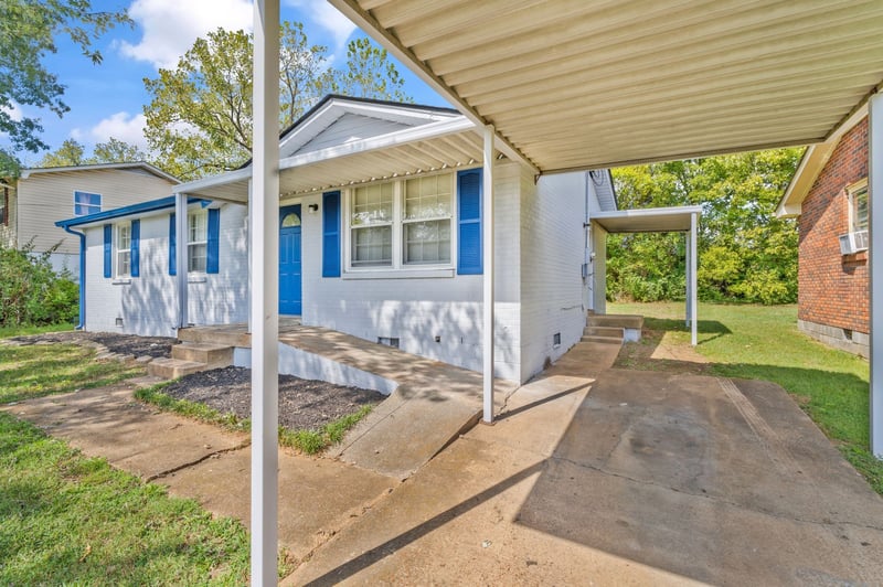 2144 W Richmond Hill Dr, Nashville, TN 37207