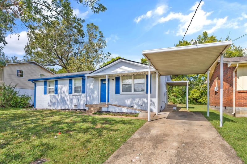 2144 W Richmond Hill Dr, Nashville, TN 37207