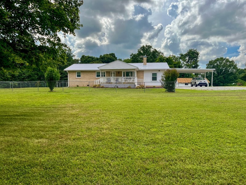 2025 Linda Ln, Cumberland Furnace, TN 37051