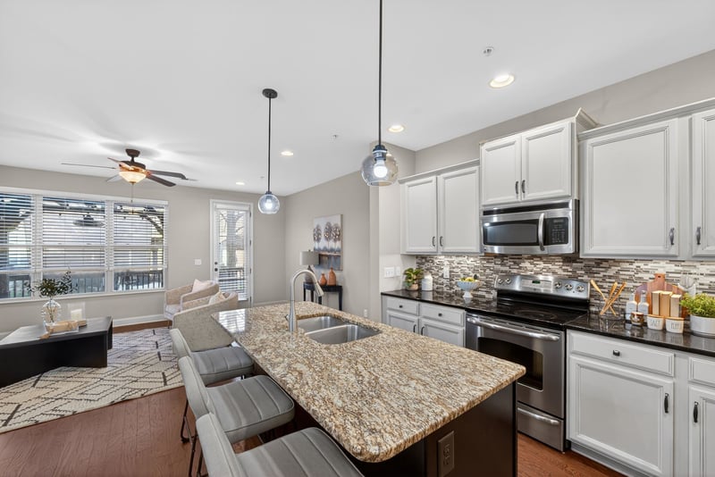 121 Ambassador Pvt Cir, Hendersonville, TN 37075