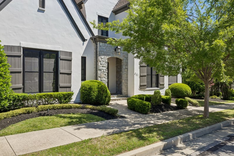 421 Glen West Dr, Nashville, TN 37215