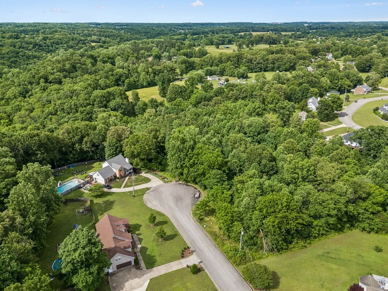 Rustling Oaks Ct, Pleasant View, TN 37146
