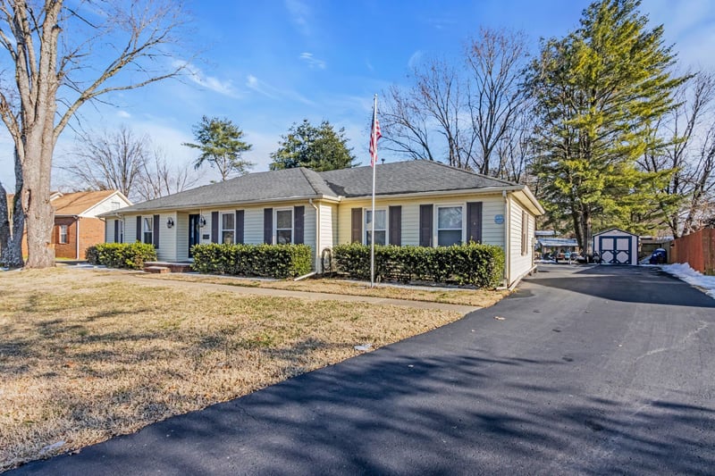 1611 Magnolia Dr, Murfreesboro, TN 37128