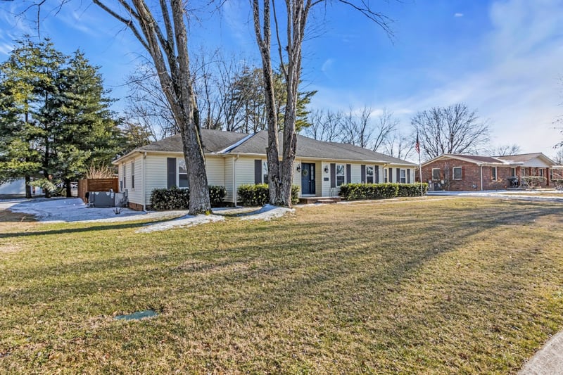 1611 Magnolia Dr, Murfreesboro, TN 37128