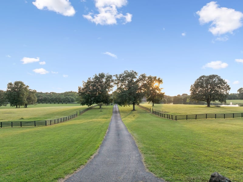 6040 S Mount Juliet Rd, Hermitage, TN 37076