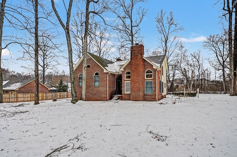 2202 Woodmont Dr, Springfield, TN 37172