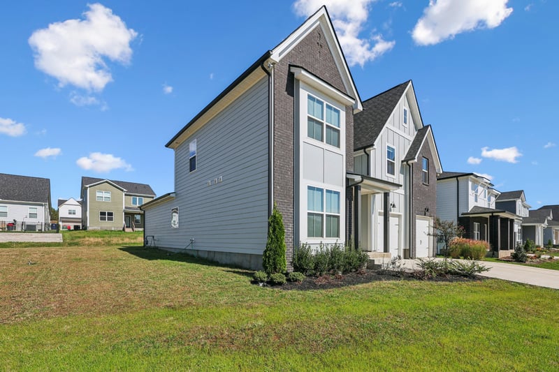 5200 Greentree Dr, Smyrna, TN 37167