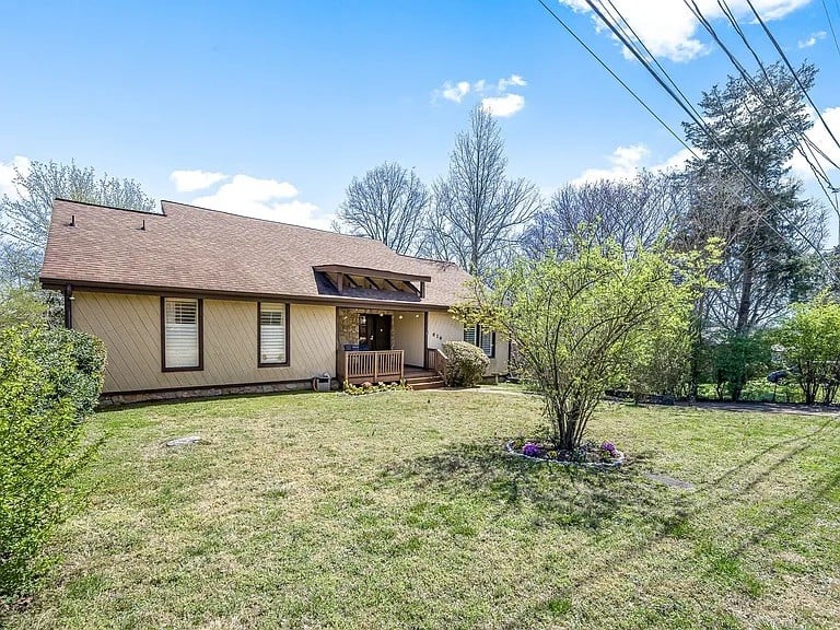 616 Belgium Dr, Hermitage, TN 37076