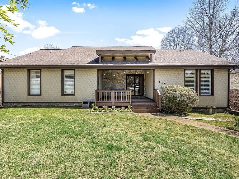 616 Belgium Dr, Hermitage, TN 37076