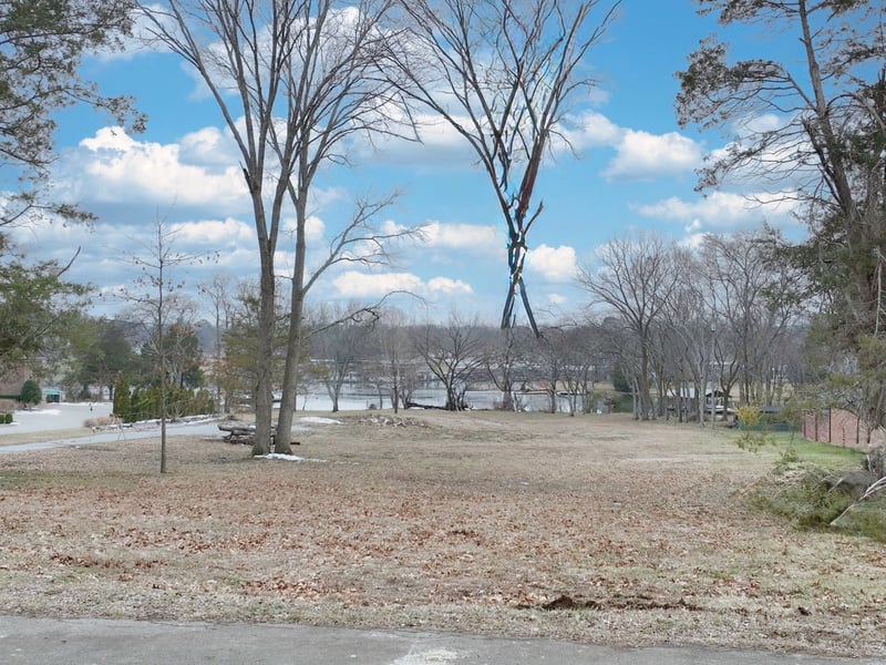 220 Bluegrass Dr, Hendersonville, TN 37075