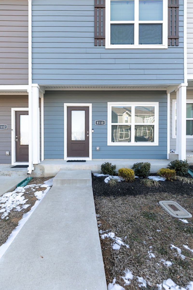 8110 Logan Dr, La Vergne, TN 37086