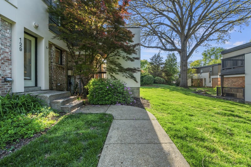 940 Gale Ln #129, Nashville, TN 37204