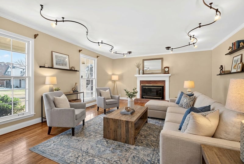 232 Pebble Glen Dr, Franklin, TN 37064