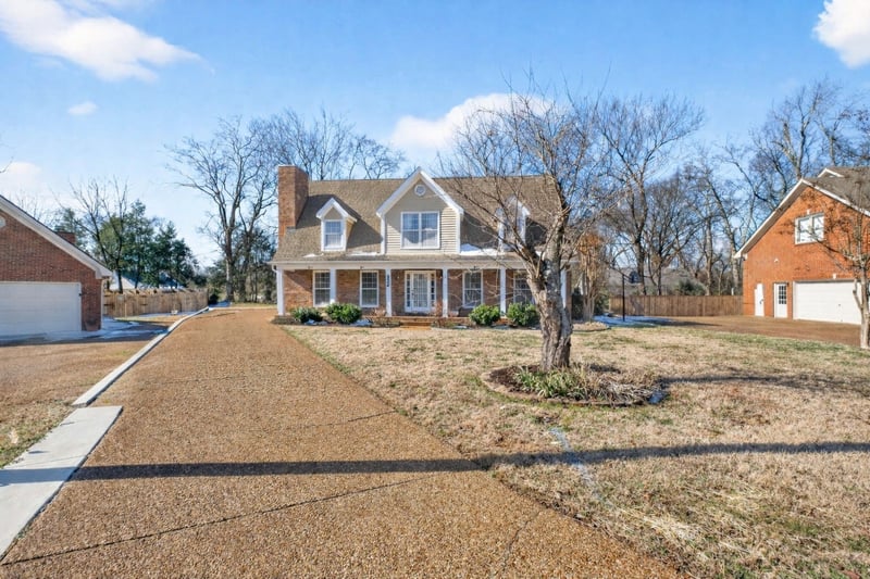 232 Pebble Glen Dr, Franklin, TN 37064
