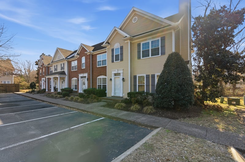 209 Newport Cove Ct, Thompsons Station, TN 37179