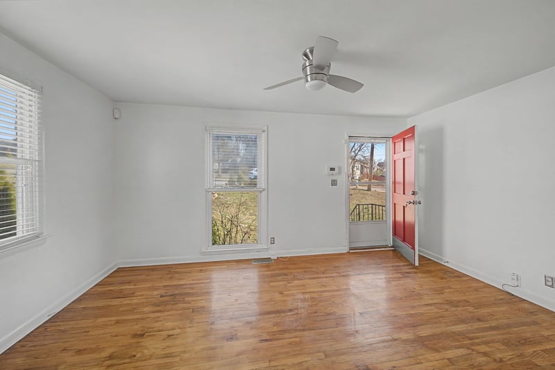 3827 Sentinel Dr, Nashville, TN 37209