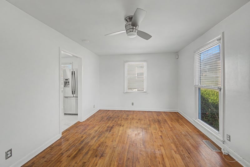 3827 Sentinel Dr, Nashville, TN 37209