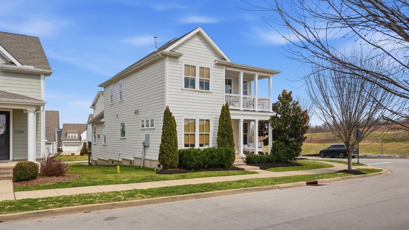 3200 Vinemont Dr, Thompsons Station, TN 37179