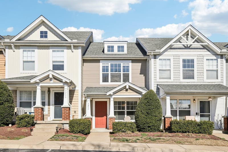 3247 Harpeth Springs Dr, Nashville, TN 37221